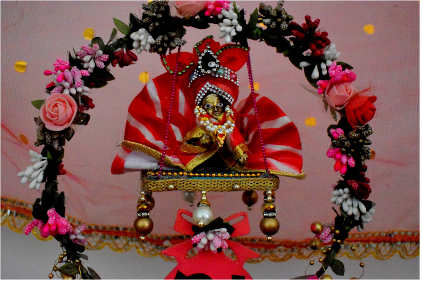 Untumble Krishna Jayanthi Decoration Items | Krishna Janmashtami Decoration  Set With Krishna Theme Paperfans, Krishna Feet Stickers, Posters | Krishna  Janmashtami Decoration Ideas | Pack of 15 : Amazon.in: Home & Kitchen